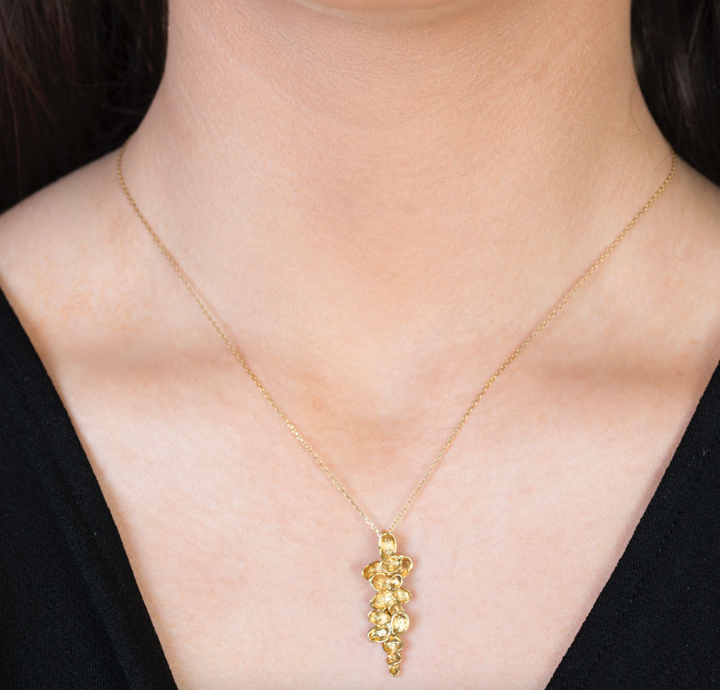 Stunning Falling Leaves Pendant Necklace